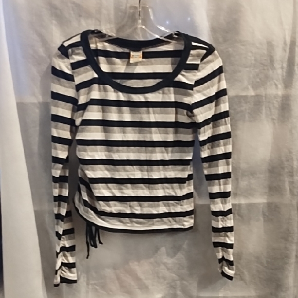 Weavers Black and White Striped Blouse - Picture 1 of 3